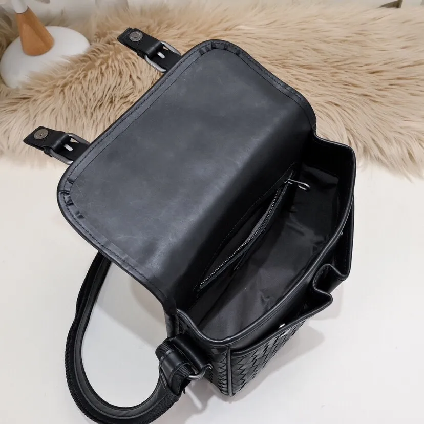 All categories 💚 Top version men’s bags 💚 BV 2024 new BV crossbody bag